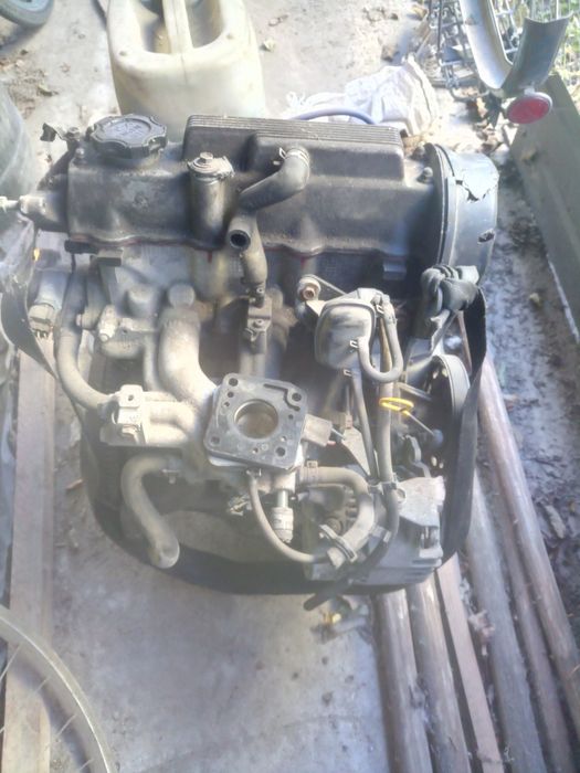 Двигун внутрішнього згорання Сузукі.