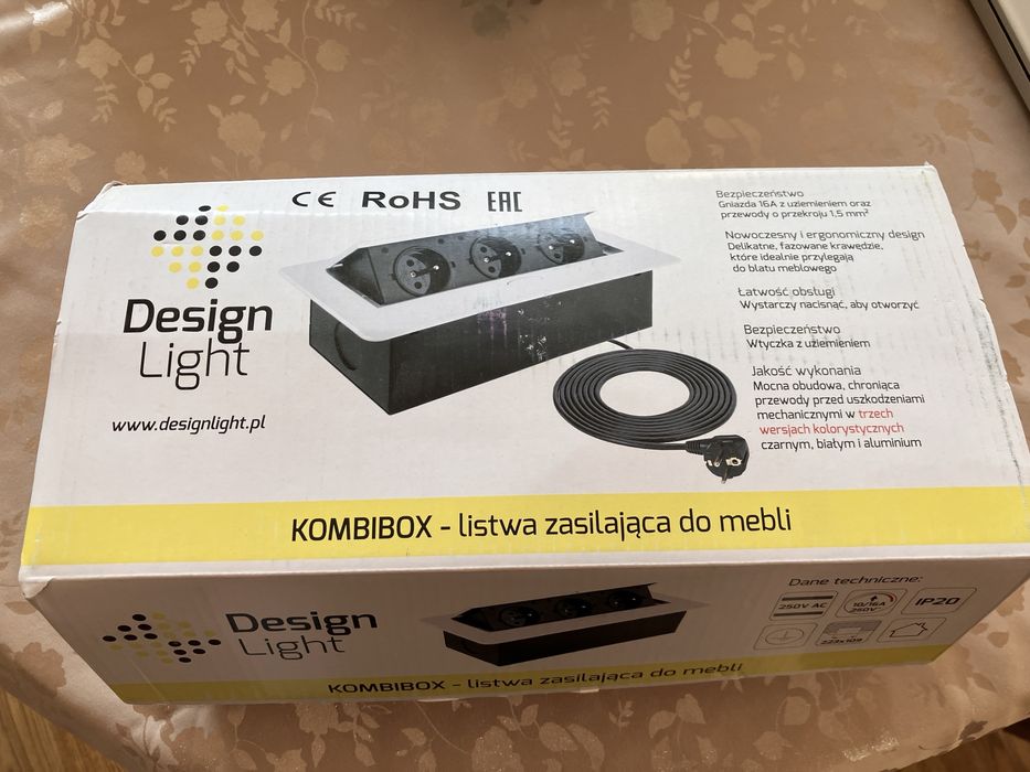 Nowa listwa zasilająca do mebli czarna