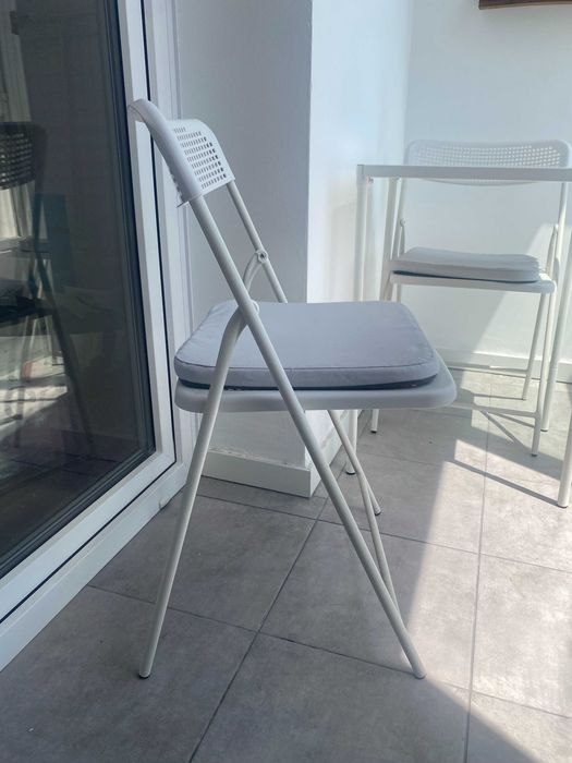 Outdoor Table & Chairs