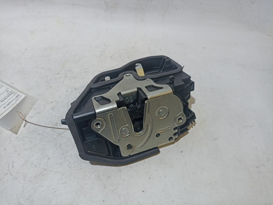 Fechadura / fecho porta trás esquerdo BMW 5 Touring (E61)