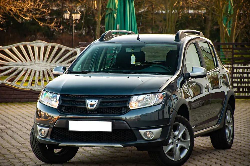 Dacia Sandero Stepway 0.9 Tce 90 koni Navi Kamera Navi klima Alu Serwis PDC