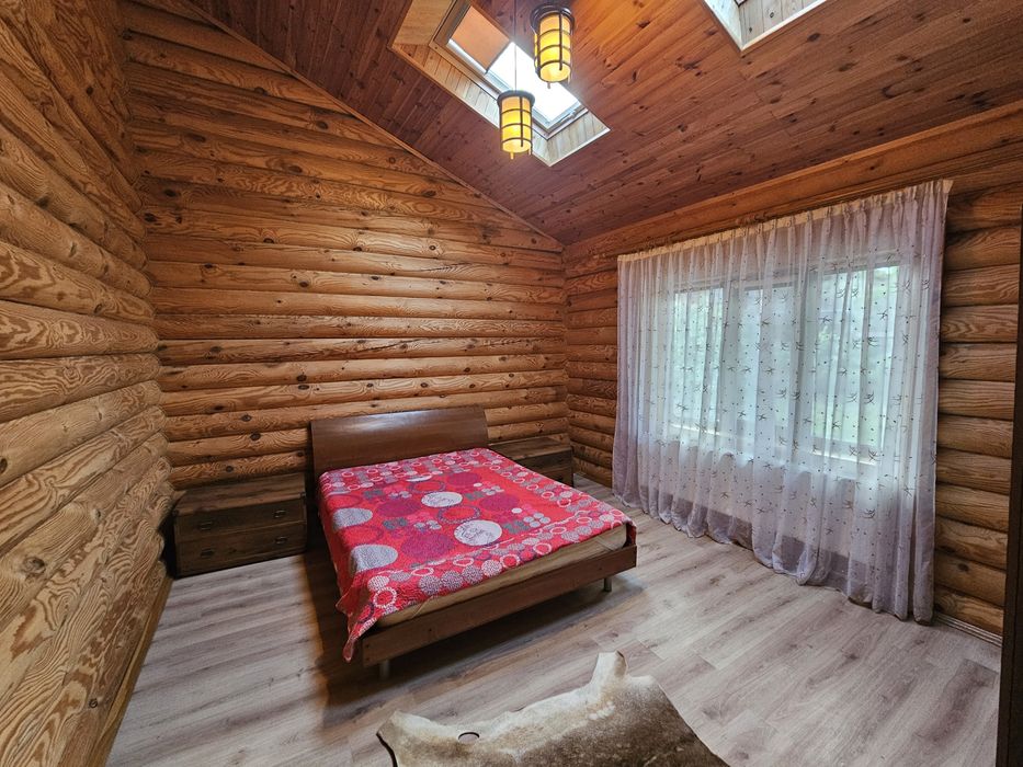 Будинок зі зрубу+гостьовий будинок,15 соток