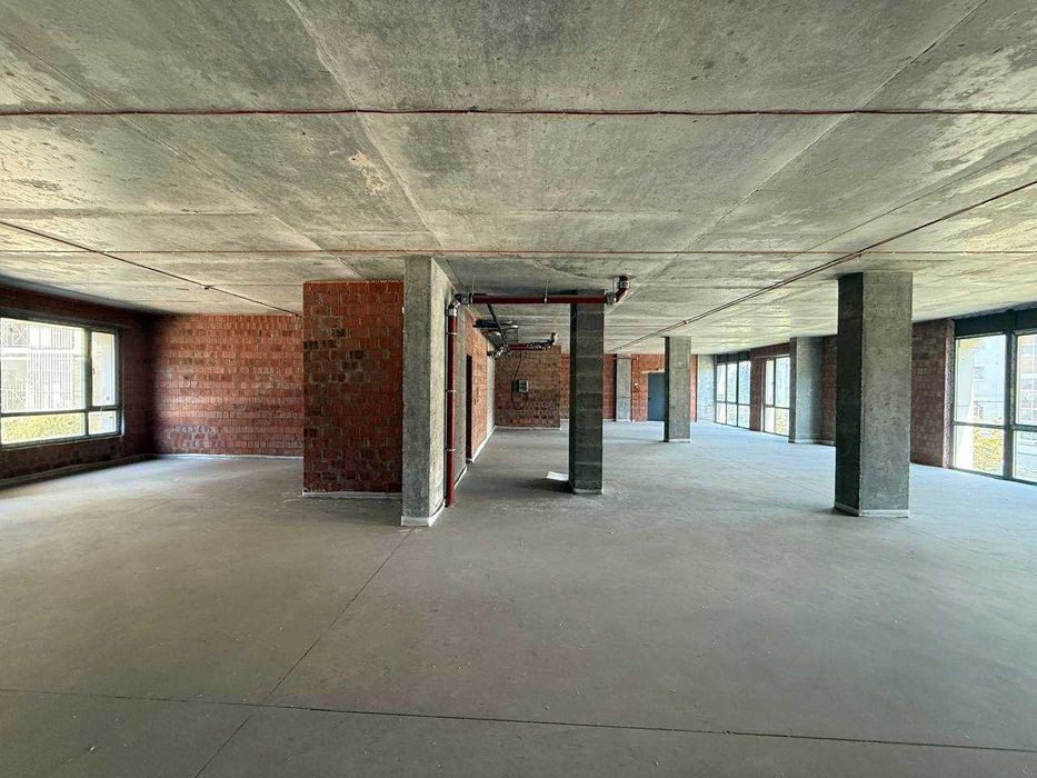 Продам офісне приміщення в ЖК "Geneve" 240 м2