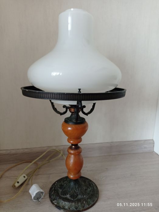 Настільна лампа часів СССР