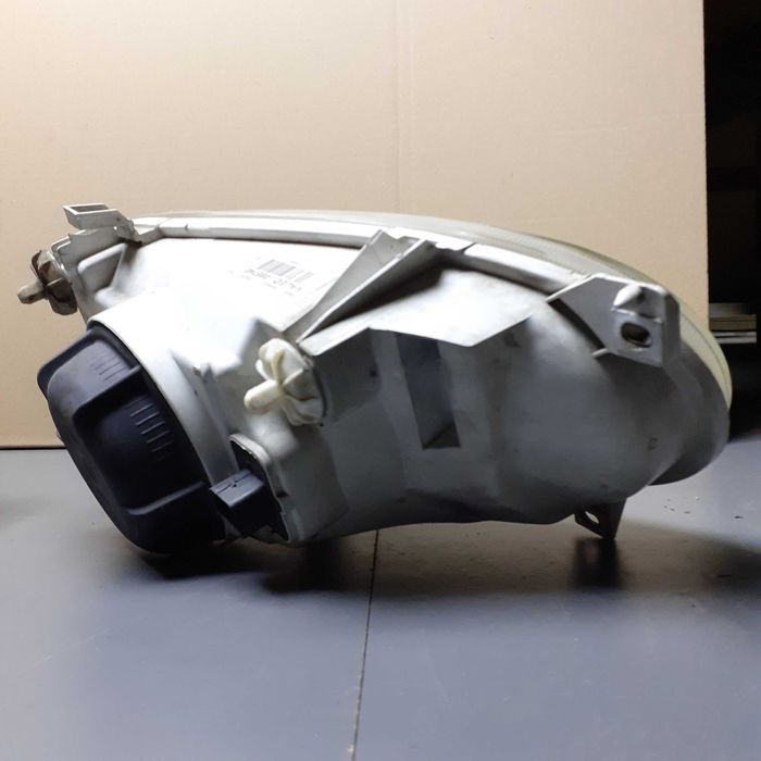 Lampy przednie VW Golf III