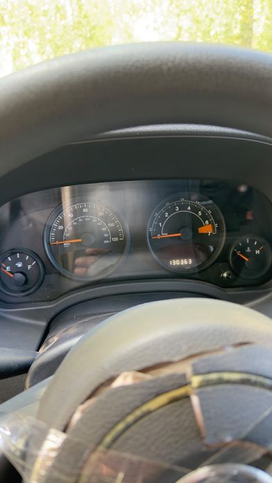 Продам Jeep Compass 2013 року 2,4 бензин
