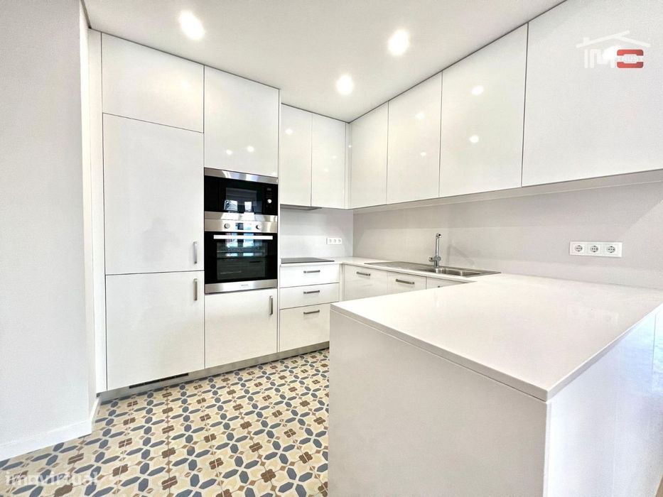 T3 Moderno no Coração do Montijo  Conforto, Estilo e Localização! 3...