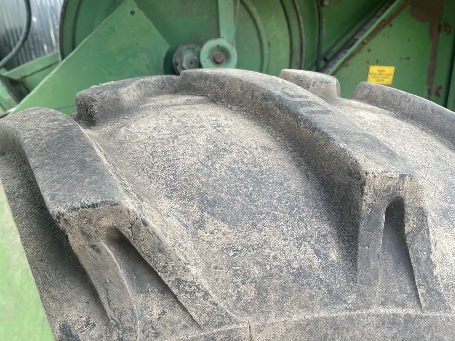 JOHN DEERE 945 хороший технічний стан