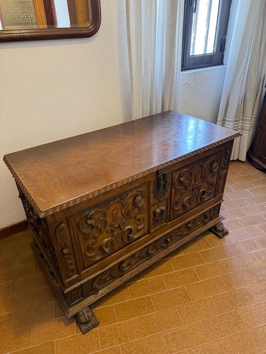 Baú madeira maciça