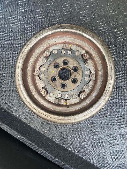 Sprzęgło dwumasowe 03L 105 266 AF vw audi skoda 2.0 tdi 170km DSG