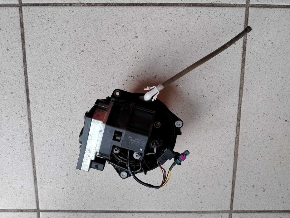 Klamka klapy kamera cofania vw golf VII