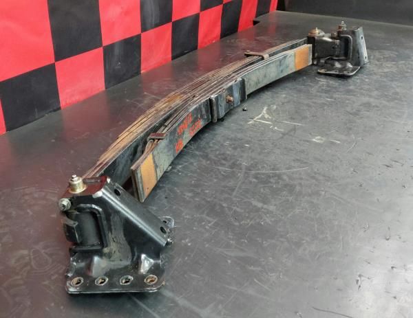 Mola de suspensão trás direita MITSUBISHI TRUCKS Canter