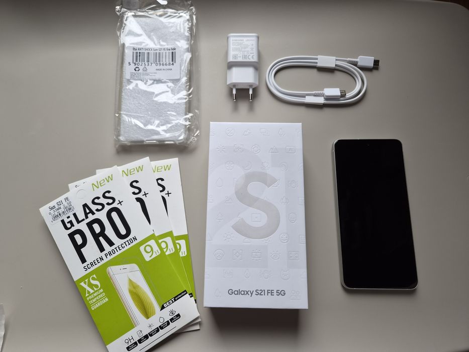 Samsung S21 FE 5g biały stan bardzo dobry