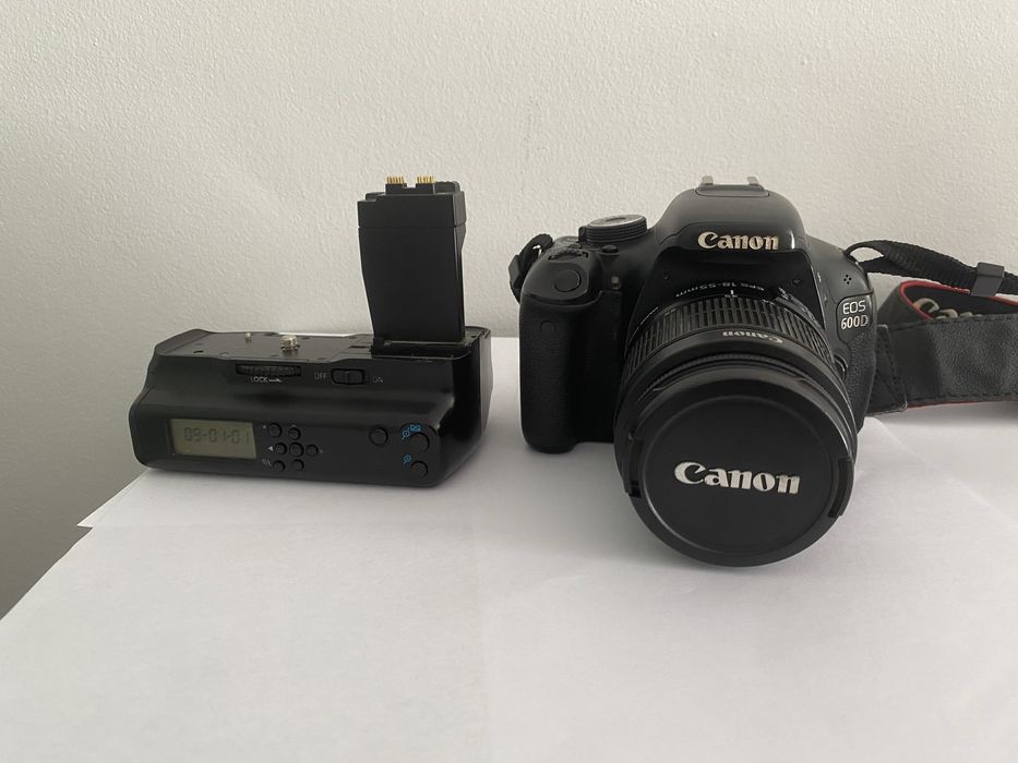 Продам фотоапарат Canon 600d+обʼєктив 18-55