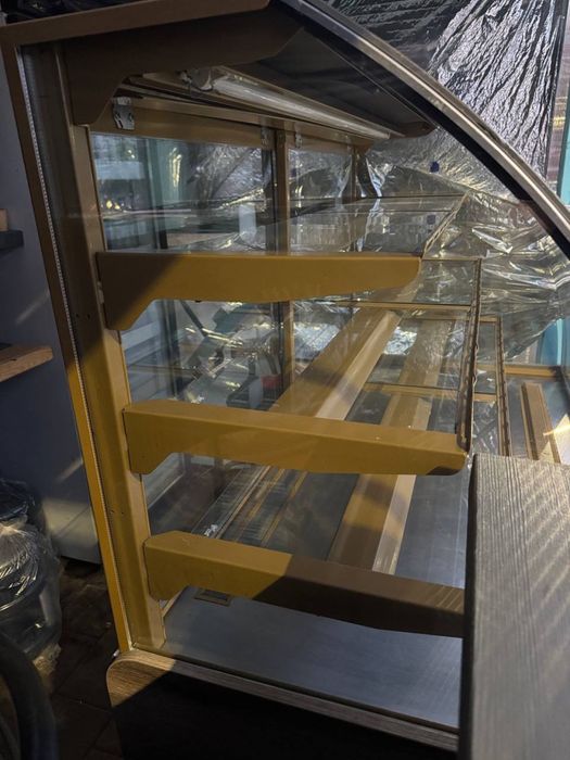 Кондитерська вітрина-холодильник