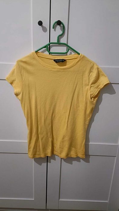 żółty t-shirt