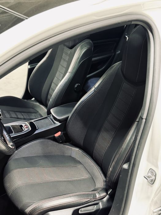 Peugeot 308 SW GT Line — photo 4