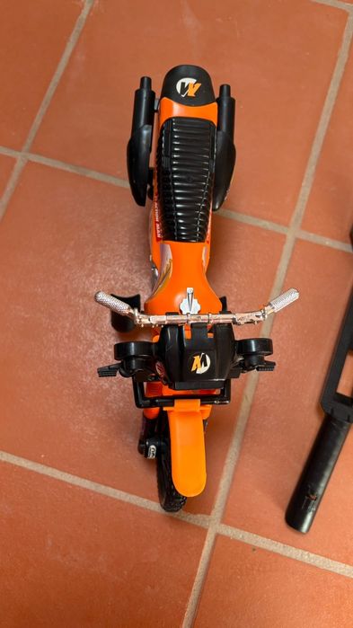 Action Man Moto cor laranja