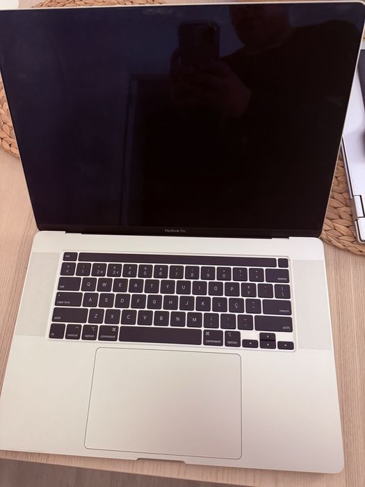 MACBOOK PRO (EM EXCELENTE ESTADO)