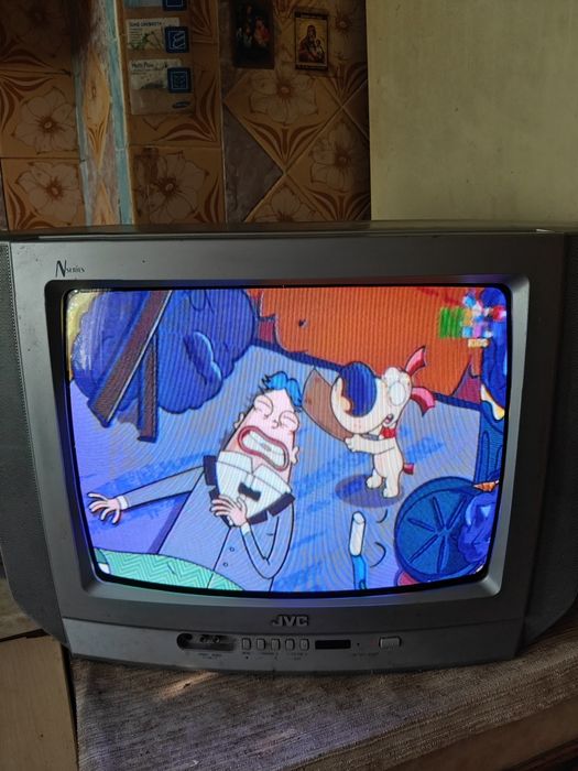 Продам телевизор JVC 21" (54 см)