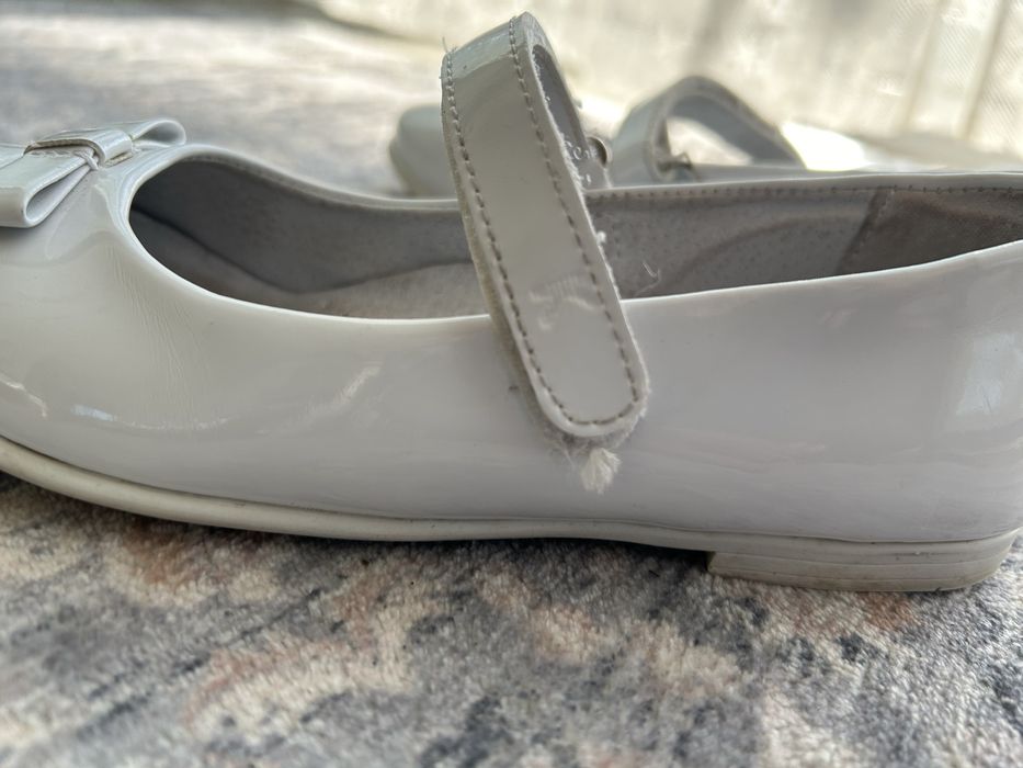 Kornecki buty skorzane dla dziewczynki rozmiar 33 pantofelki biale