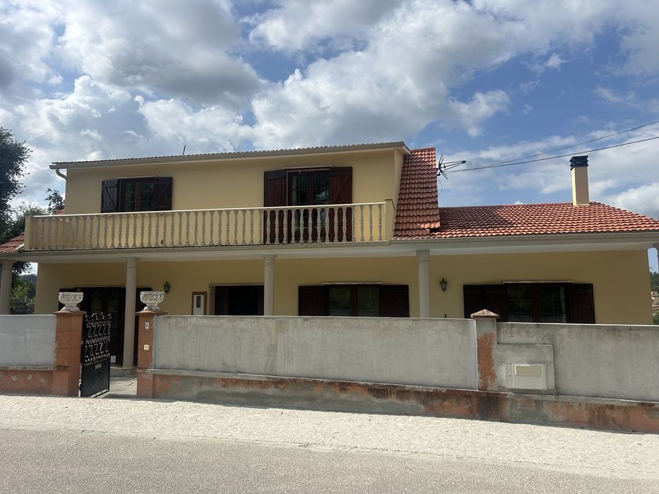 Moradia T4 em São Simão de Litém - Pombal