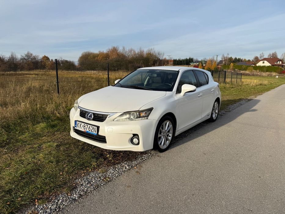 Lexus CT Lexus ct200h 2011
