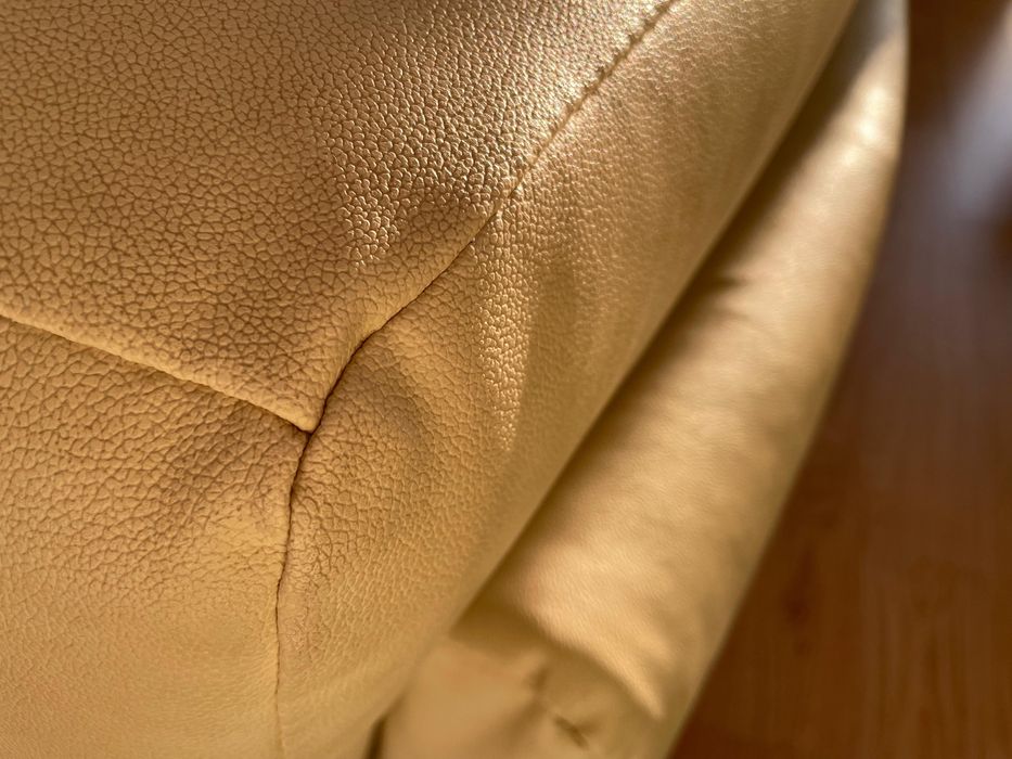 Sofá em Pele - Conforto e Elegância