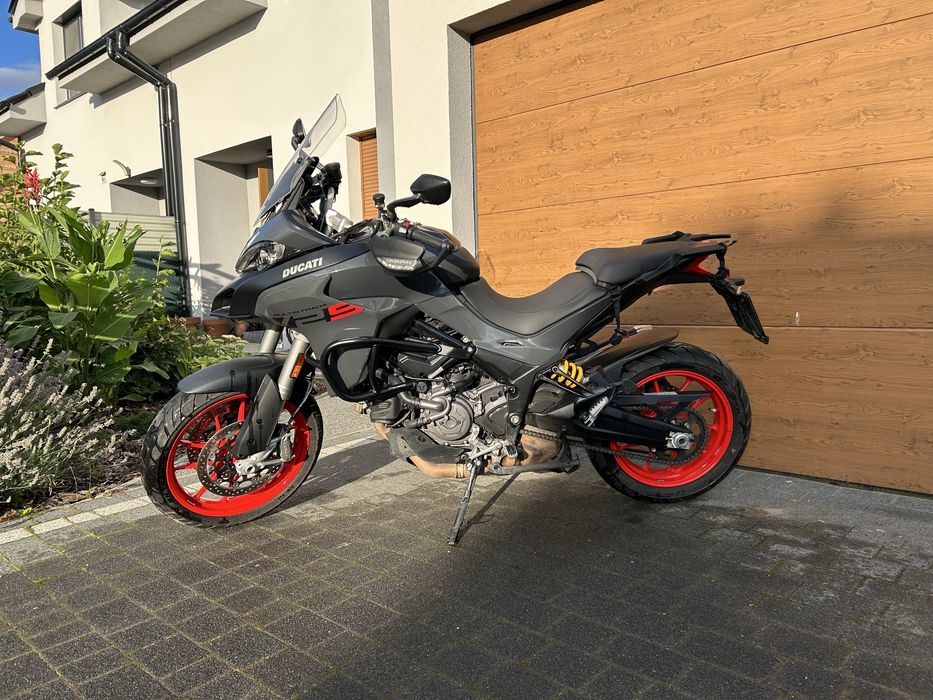 Ducati Multistrada V2S travel