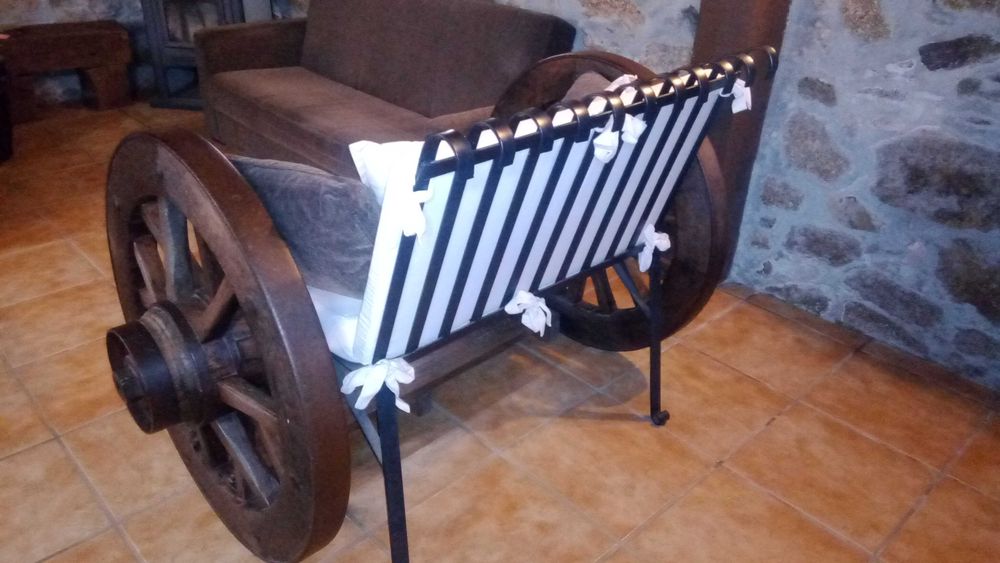 Sofá rústico carro de bois