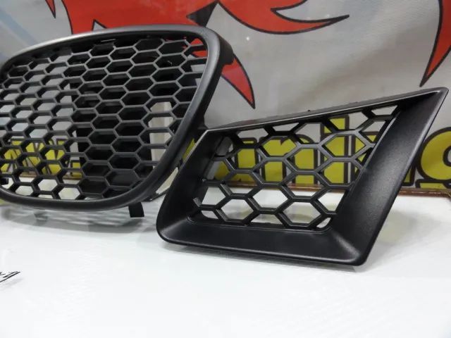 Kit 3 Grelhas (Frontal e laterais) em favo de mel para Seat Ibiza 6L 2002-2008 tipo Cupra em plástico