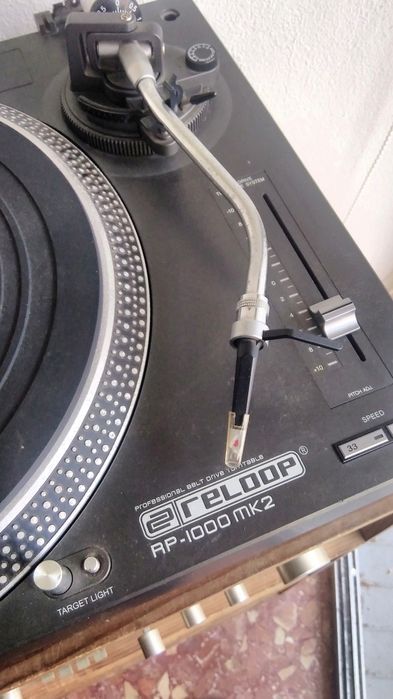 Reloop RP-1000 M2 gira discos