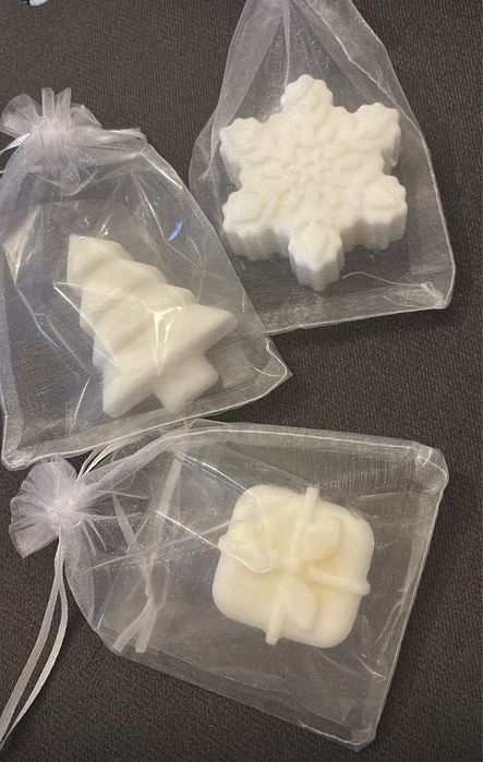 Mydełka świąteczne z opakowaniem