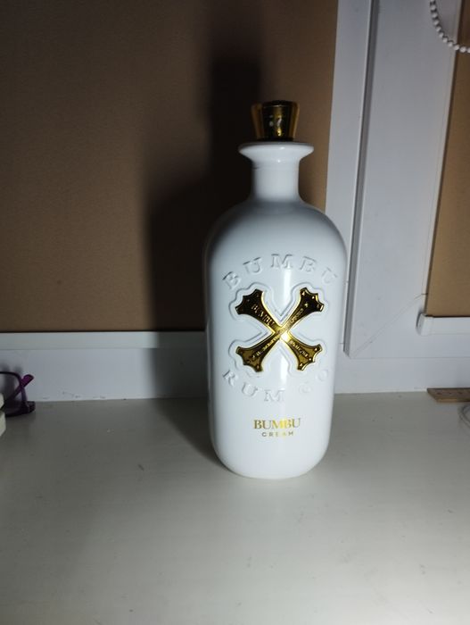 Продам декоративную керамическую бутылку BUMBU Cream