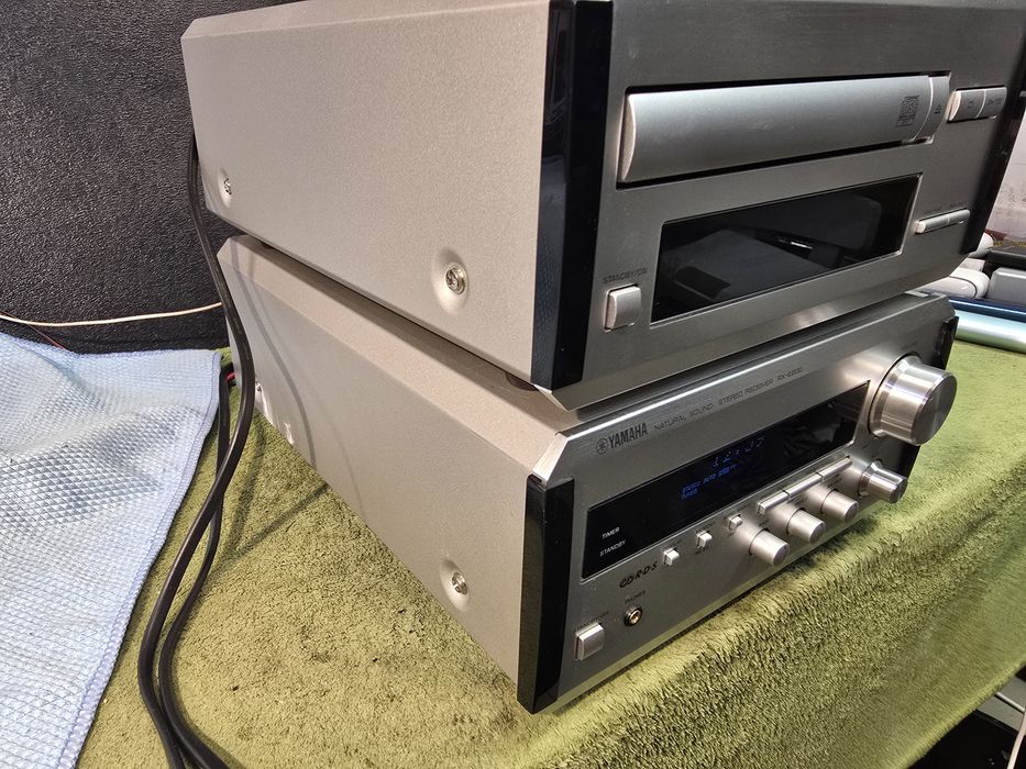 YAMAHA RX-E200 amplituner, CDX-E200 odtwarzacz CD zestaw.