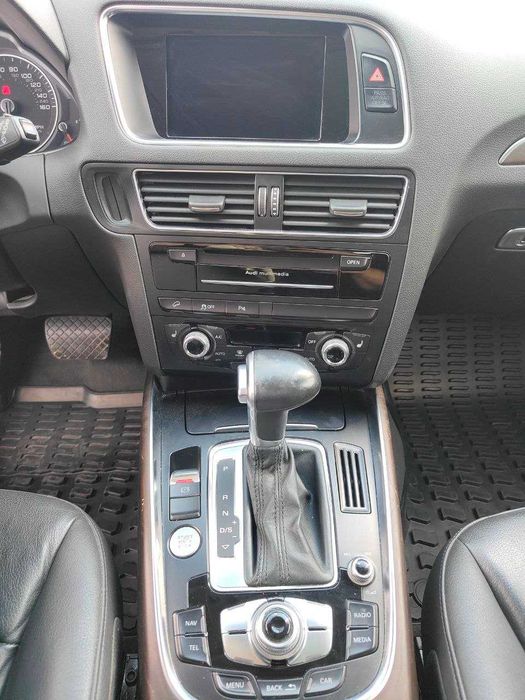 Продам Audi Q5 2014 року.