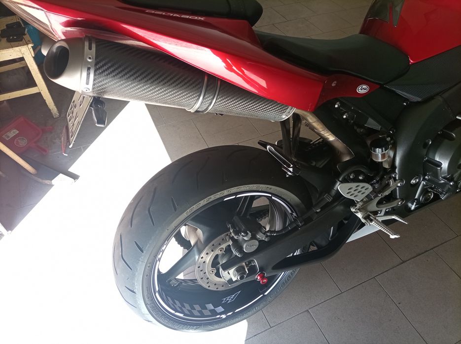Vendo Yamaha r1 e bom estado