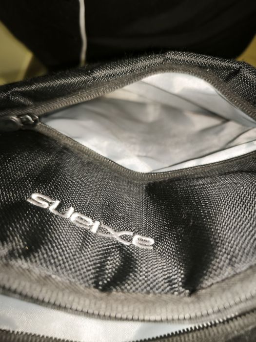 Mochila / mala preta axians da hp
