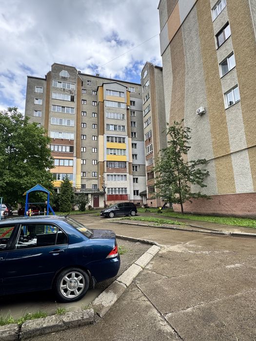 Продаж 3 кім квартири готовоі до проживання.Можна під програми