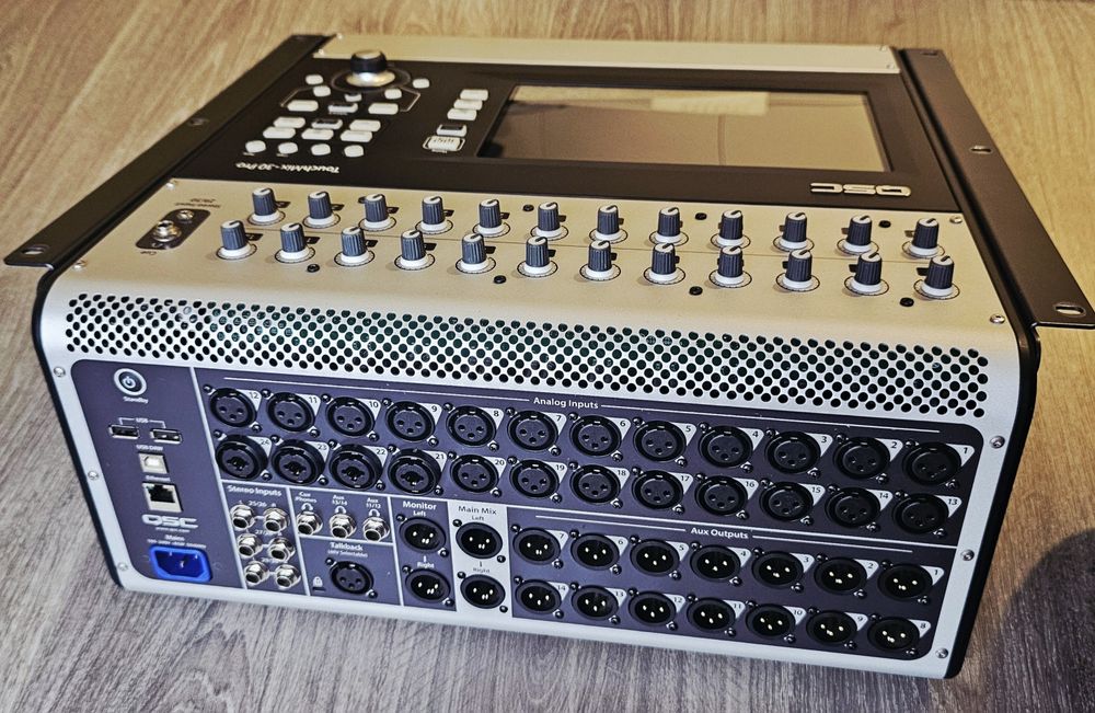 QSC Touchmix 30 Pro como nova