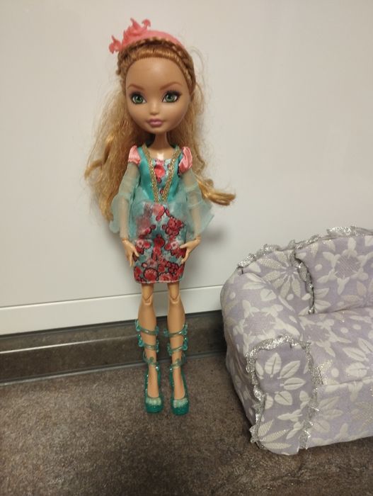 Диван для ляльки Евер автер хай, Монстер хай чи Барбі