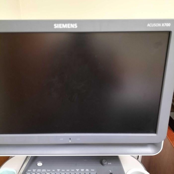 Ecógrafo Siemens ACUSON X700 + Sonda Cardíaca (cores)