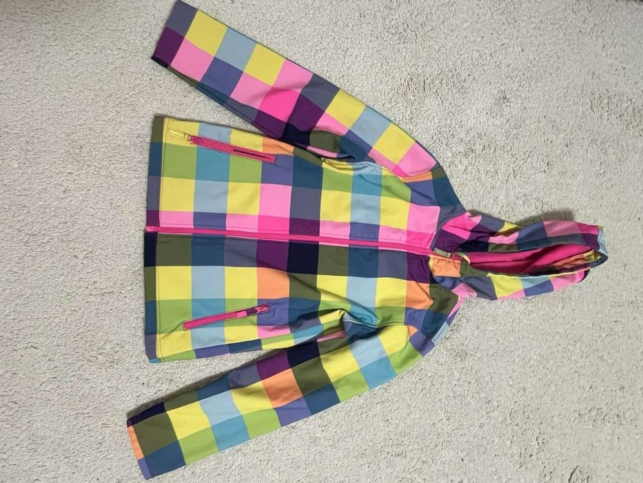 Куртка з капюшоном. На +- 164см  зріст