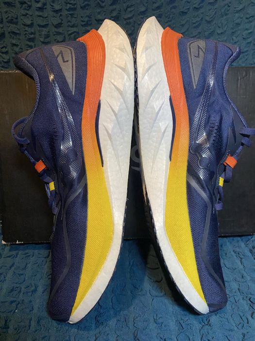 Кросівки для бігу Saucony ENDORPHIN SPEED 4