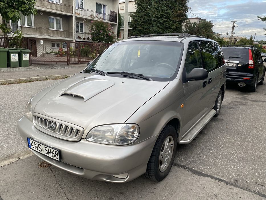 Kia Carnival