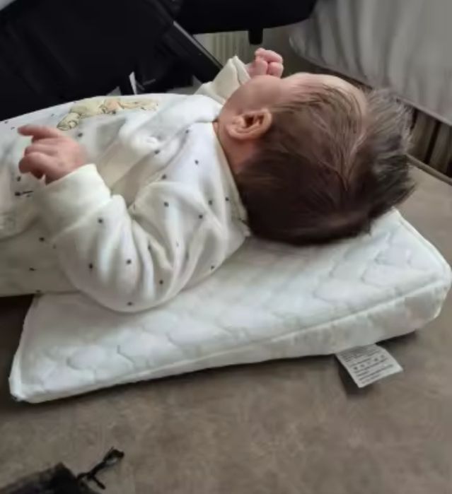 Подушка антирефлюксна для немовлят