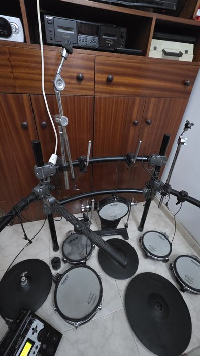 Roland V-Drum TD-12 (Bateria Electrónica)
