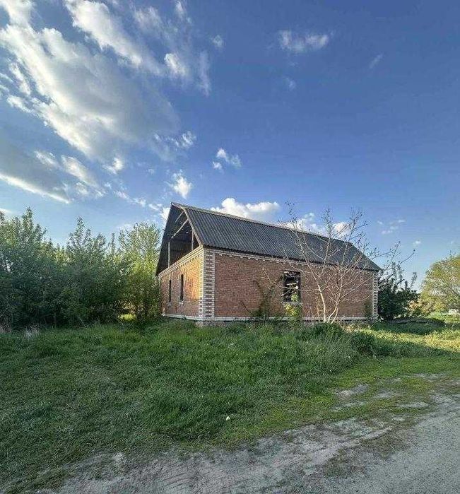 Продається недобудований будинок
