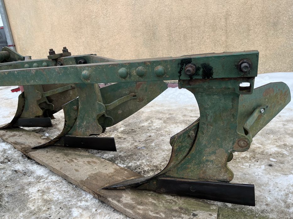 Плуг Unia Grudziadz 3/30 см