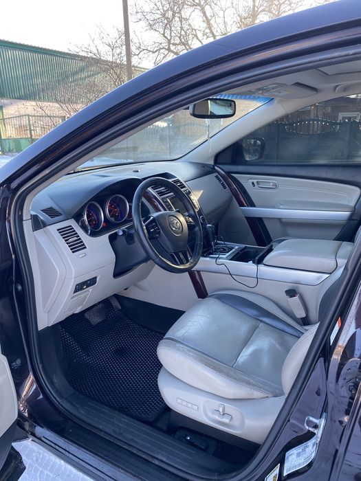 Продам Mazda CX-9 в хорошем состоянии